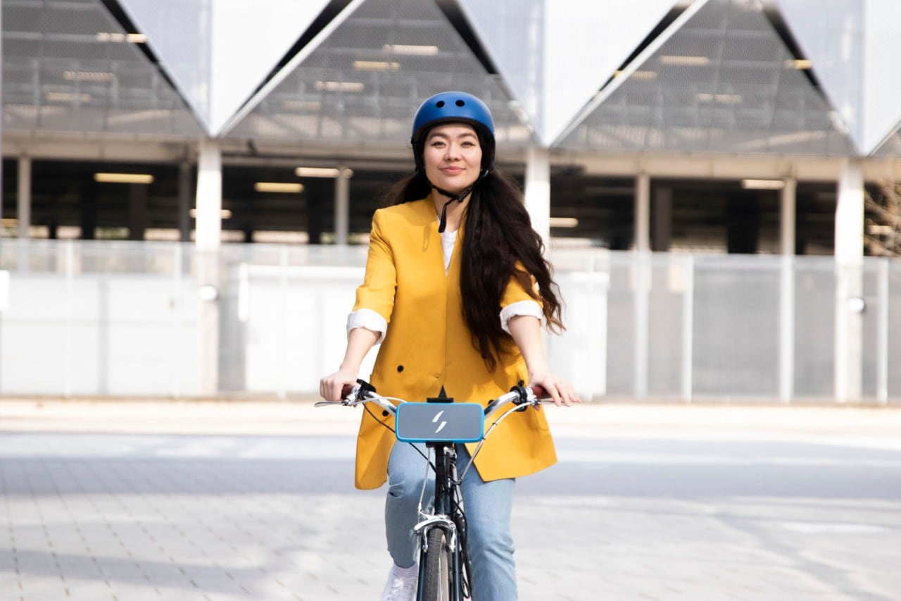 Swytch eBike Kit, ora la batteria diventa tascabile e colorata